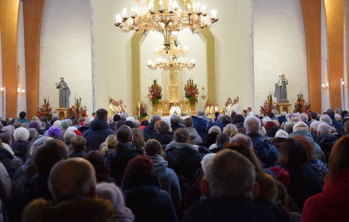 Šv. Brunono Kverfurtiečio bažnyčios šventinime – minios klaipėdiečių