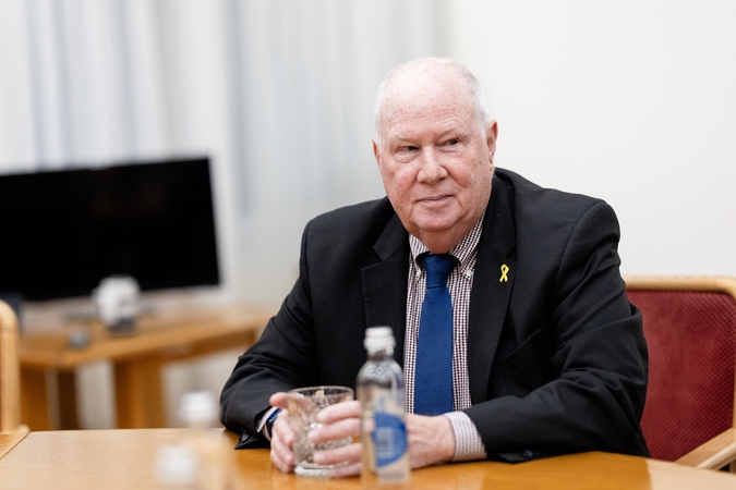 Nepaisant koalicijoje esančių „aušriečių“, Bakeris tikisi Lietuvos politikos tęstinumo