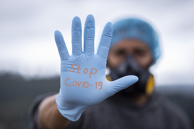 Lietuvoje šoktelėjo sergamumas COVID-19: spręs, kaip suvaldyti viruso plitimą