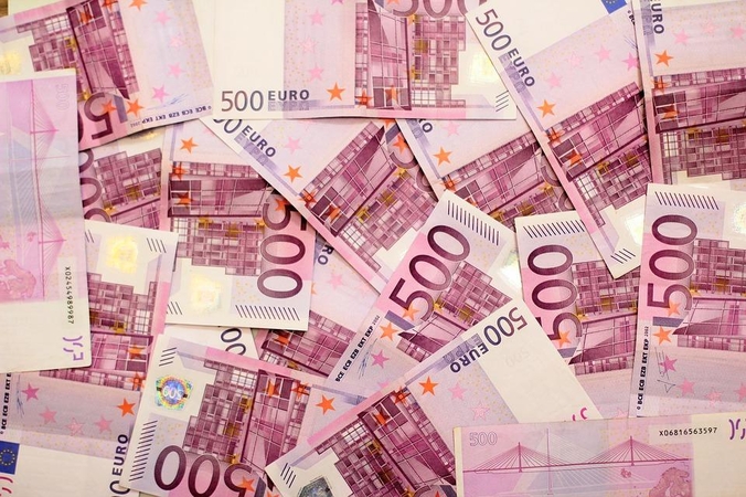 Metų pradžioje finansinių įsipareigojimų turėjo daugiau kaip trečdalis gyventojų