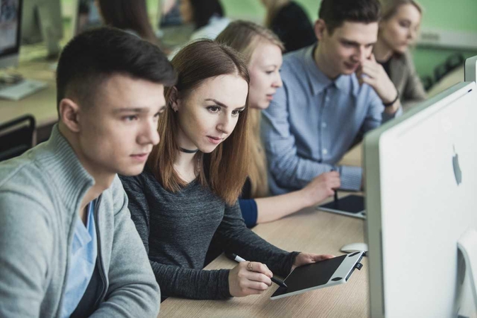 Kokiems IT specialistams darbdaviai pasirengę mokėti dvigubai?