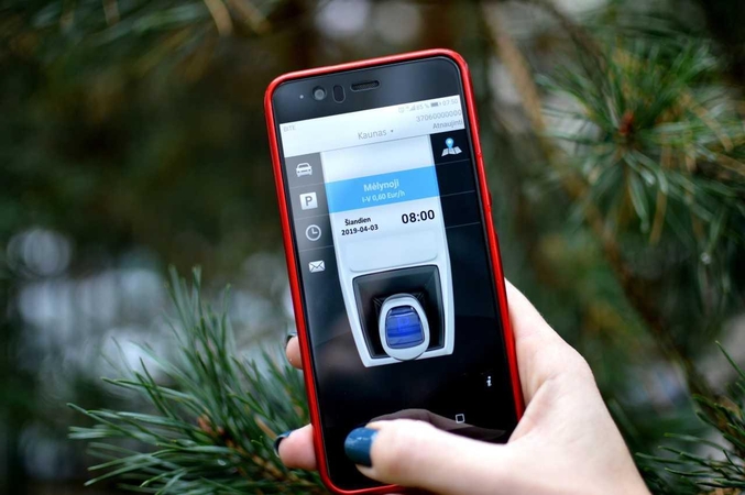 Kaune už automobilio stovėjimą galima atsiskaityti programėle "m.Parking"