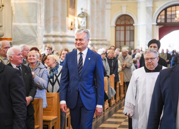 Prezidentas pasveikino S. Tamkevičių tapus kardinolu