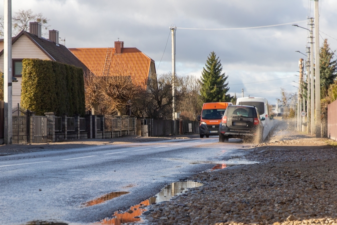 Gyventojai nesulaukia remonto: ar ne gėda prezidento vardu pavadinti tokios prastos būklės gatvę?