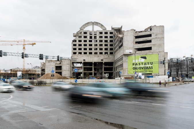 Kodėl sustojo Kauno vaiduoklio griovimo darbai?