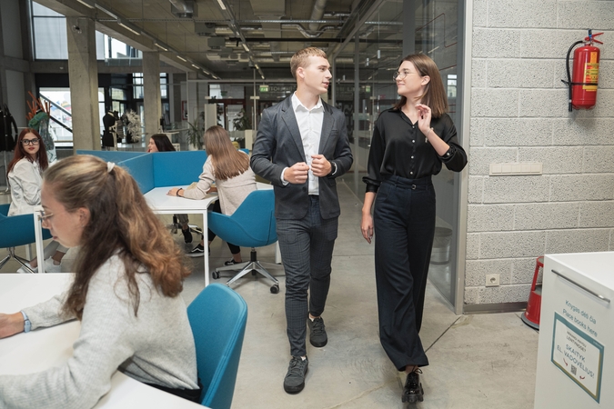 Ar aukštųjų mokyklų diplomai neprarado savo vertės?