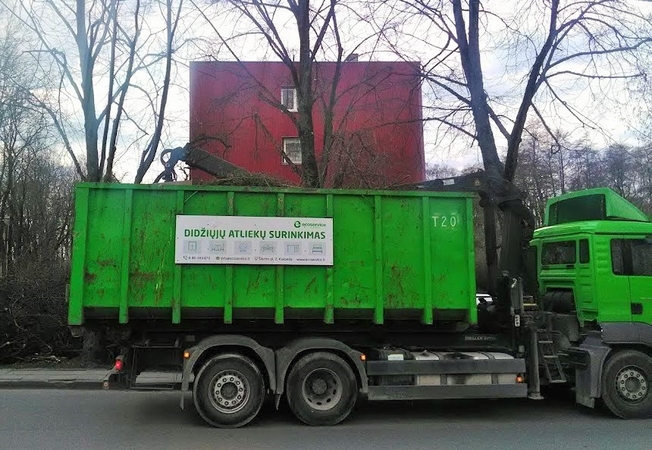 Atsikratykite senų baldų ir rakandų: šiukšliavežė atvažiuos į klaipėdiečių kiemus