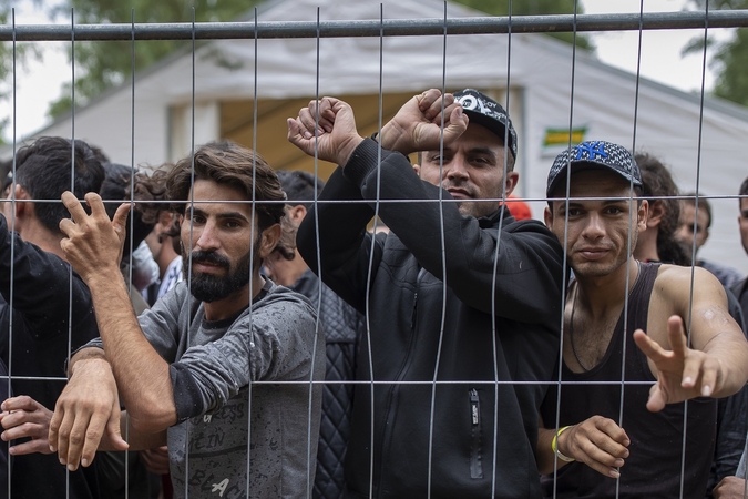 Migrantai veržiasi ir į Lenkiją: Varšuva prakalbo apie Minsko hibridinį karą prieš ES