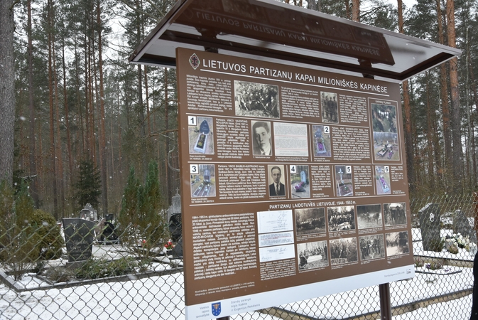 Varėnos krašte antkapiniais ženklais „Lietuvos partizanas“ pradėti žymėti partizanų kapai
