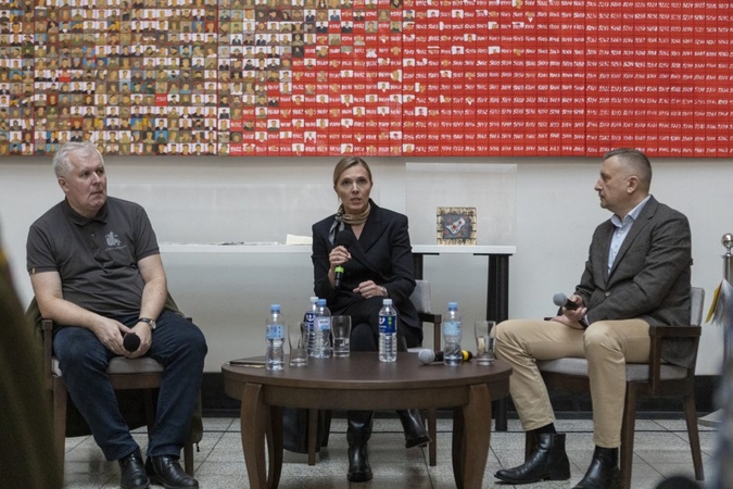 Iš kairės: Arvydas Anušauskas, Agnė Bilotaitė, Gražvydas Muižys