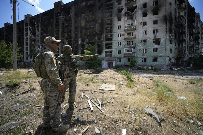 Rusijos gyventojai susiskaldę dėl jau pusę metų trunkančio karo Ukrainoje
