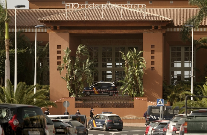 Tenerifėje 1000 žmonių įkalinti viešbutyje: italui nustatytas koronavirusas