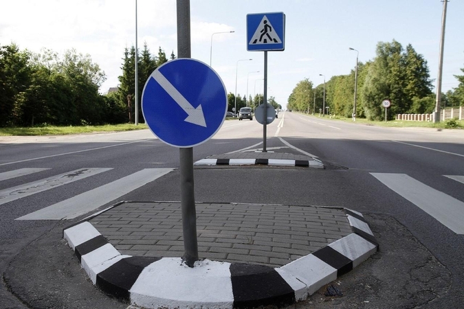 Už apgadintą stulpą irgi teks susimokėti