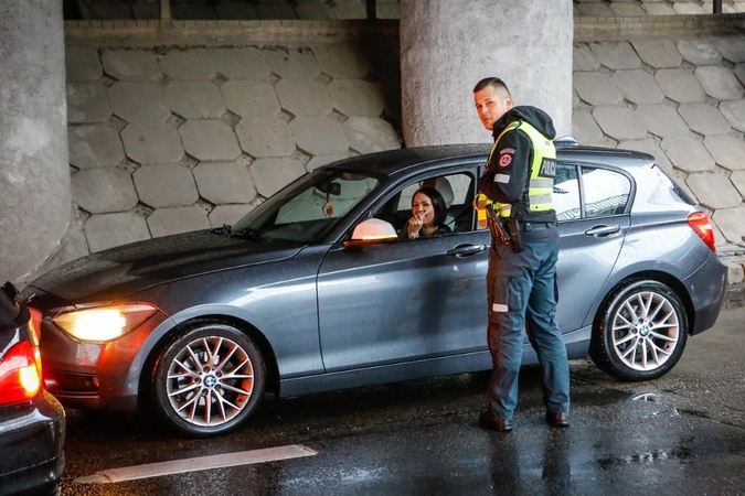 Policijos reidas Klaipėdoje: įkliuvo neblaivūs ir be vairuotojo pažymėjimų