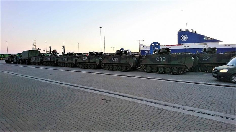 NATO  pajėgose budintys Lietuvos kariai išvyko į pratybas Danijoje