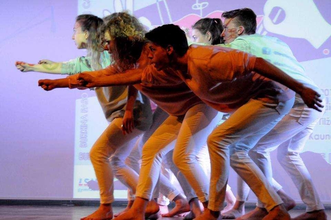Kaune – nuotaikingas prancūziškų moksleivių teatrų šėlsmas