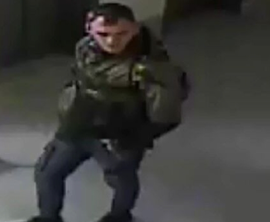 Policijos pareigūnai aiškinasi, kas pasisavino auksinį žiedą ir piniginę (padėkite atpažinti)
