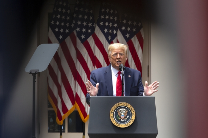 D. Trumpas: JAV ekonomika atsigauna sparčiau nei tikėtasi