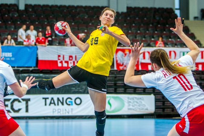 Europos čempionato atrankos turnyrą Lietuvos rankininkės baigė pralaimėjimu lenkėms