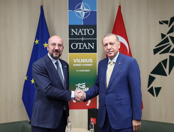  Charlesas Michelis ir Recepas Tayipas Erdoganas
