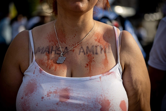 EP ragina Iraną leisti M. Amini šeimai atsiimti prestižinį apdovanojimą