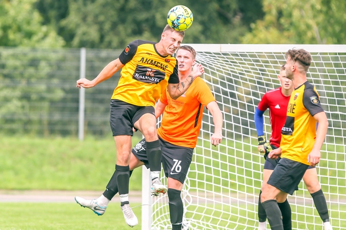 Lietuvos mažojo futbolo čempionate lyderis nepasikeitė, bet kova dėl aukso tapo dar aršesnė