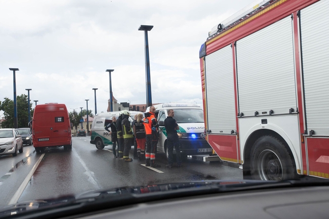 Ant Vytauto Didžiojo tilto gelbėjo moterį