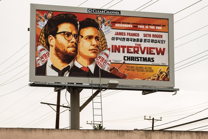 JAV kai kurie kino teatrai nepaisys grėsmės ir rodys filmą „The Interview“