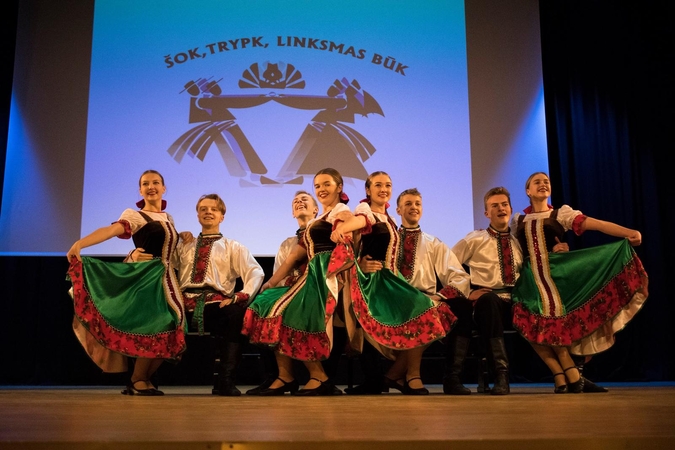 Raudondvaryje šoko ir trypė jaunimas