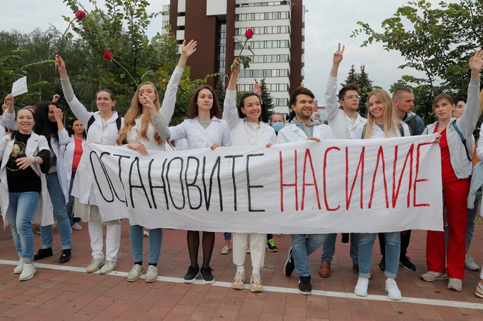 Minske daugiau kaip 130 medikų protestuoja prieš smurtą 