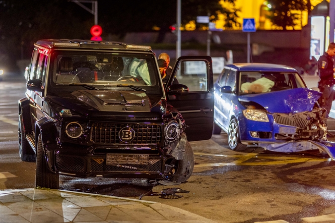 Sostinėje susidūrė visureigis „Mercedes-Benz“ ir „Škoda“