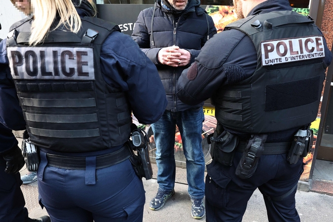 Prancūzijoje per peiliu ginkluoto vyro išpuolį žuvo žmogus, sužeisti keli policininkai 