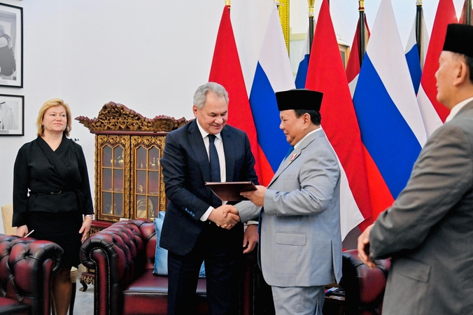 Šoigu Indonezijoje siekia stiprinti karinį bendradarbiavimą