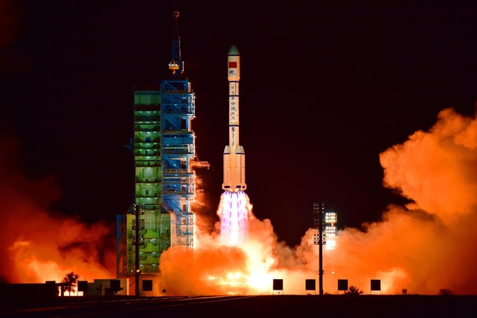 Kinijoje į erdves iškelta antroji kosminė stotis „Tiangong 2“