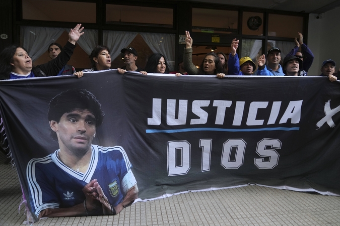 Argentinos teismas turės iš naujo nagrinėti Diego Maradonos medikų bylą