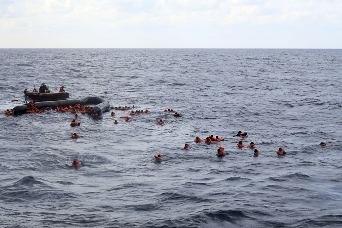 Prie Libijos krantų nuskendo mažiausiai 74 migrantai