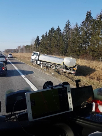 Magistralėje Kaunas – Klaipėda susidūrė krovininis ir lengvasis automobiliai