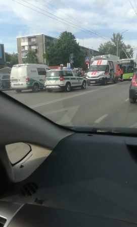 V. Krėvės prospekte sunkiasvoris automobilis partrenkė mergaitę