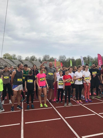 Bėgimo sezonas Kaune atidarytas: prie starto linijos – 2 tūkst. bėgikų