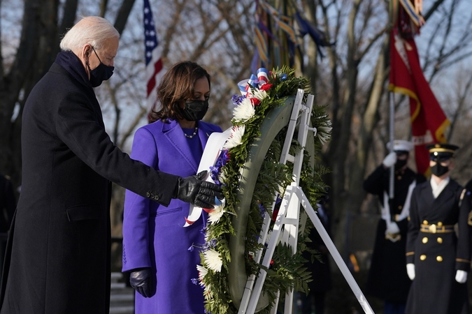 J. Bidenas, K. Harris ir buvę JAV prezidentai pagerbė žuvusius karius
