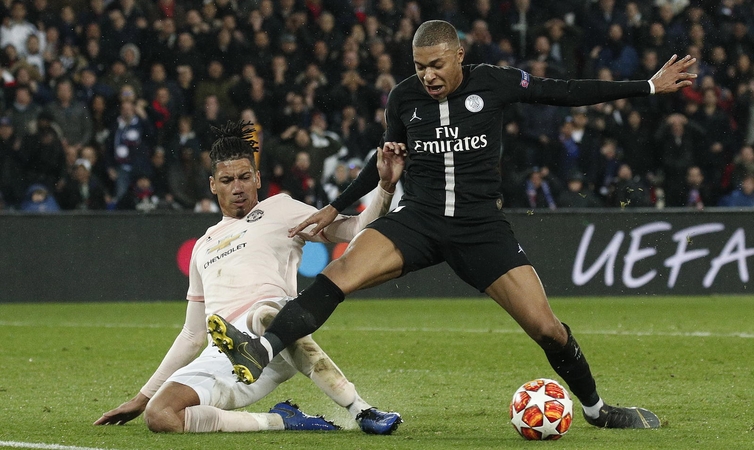„Manchester United“ įspūdingai laimėjo Paryžiuje ir pateko į ketvirtfinalį