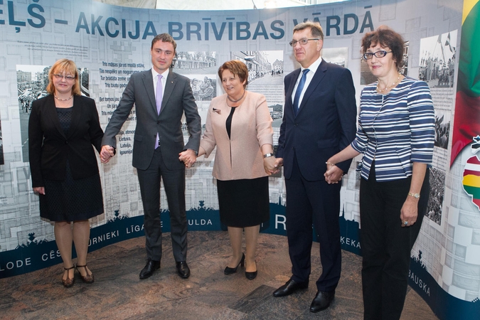 Baltijos šalių premjerai Rygoje dalijosi prisiminimais apie Baltijos kelią