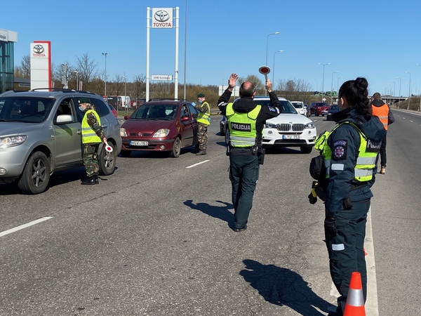 Į Kauną per pirmąją ribojimo parą neįvažiavo beveik 3,5 tūkst. automobilių
