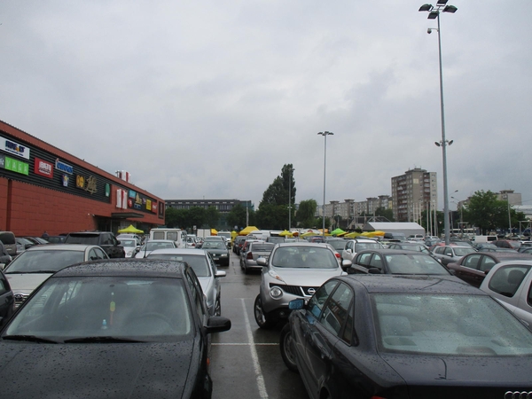 Lietuviai gali įpirkti brangesnius automobilius, bet renkasi pigesnius