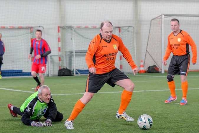 Šimtmečio proga galynėsis futbolo aikštėje