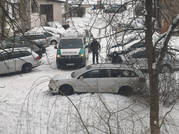 V. Krėvės prospekte apvogtas „Opel Vectra“ automobilis