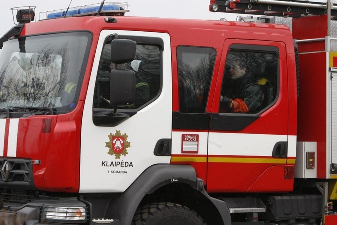 Kretingoje užsiliepsnojo lentpjūvė