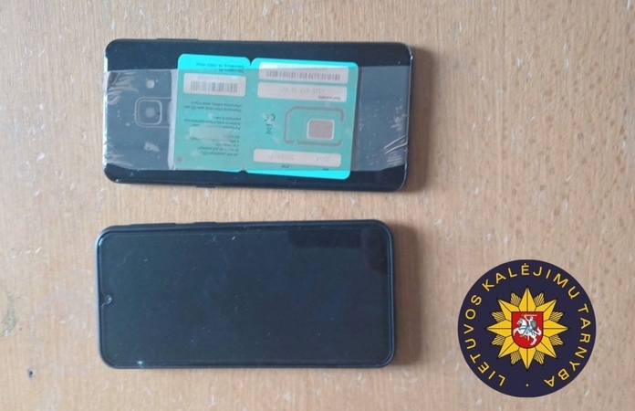 Pareigūnai sulaikė du telefonus į Alytaus kalėjimą permetusį asmenį