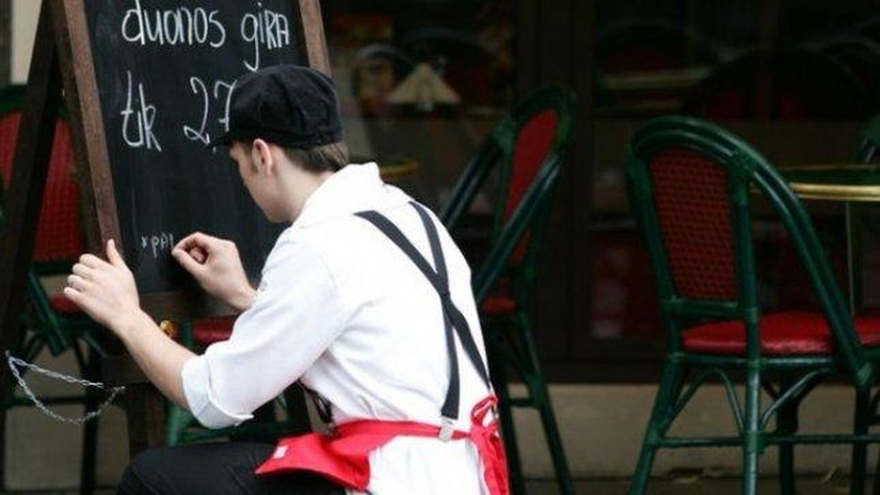 Studentams sugrįžus į universitetus, nebėra kam dirbti kavinėse