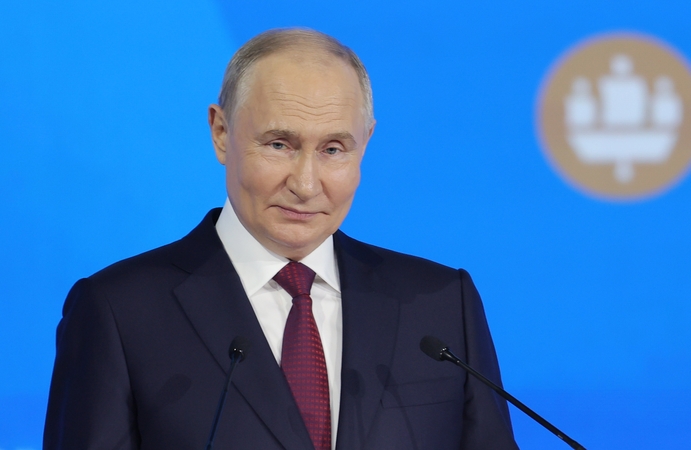 V. Putinas: Rusija negalvoja apie branduolinį smūgį
